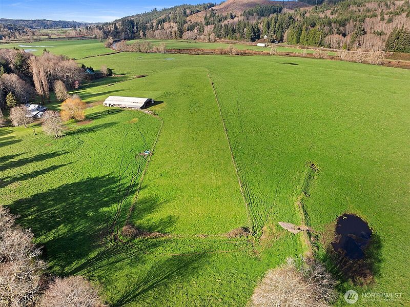 3rd image of 471 Barr Road