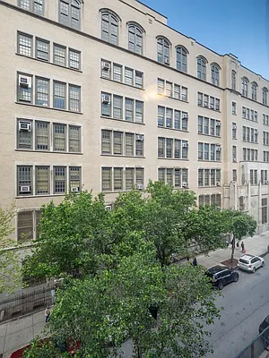 Rented by City Connections Realty | media 3