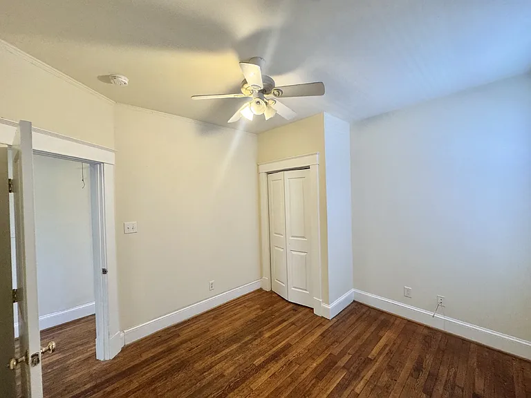 1514 Bainbridge St #B — Photo 17