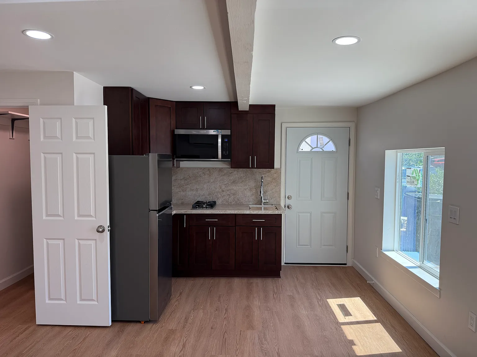 Studio, 435 sqft, $2,000 — Photo 4