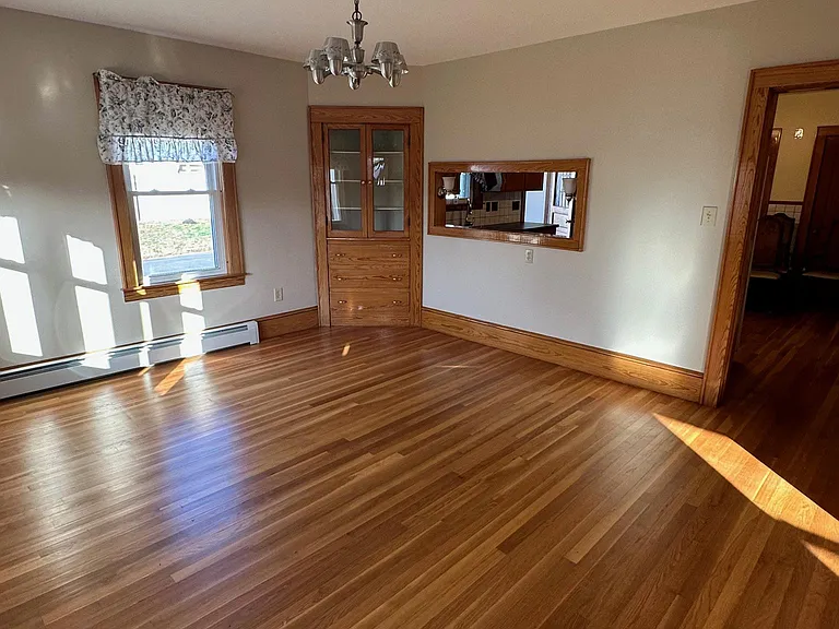 146 Harrington Ave — Photo 8