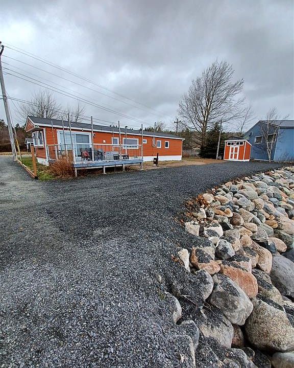 1st image of 186 MAIN Street N