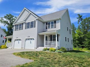 1 Annika Lee Dr #B, Epping, NH 03042