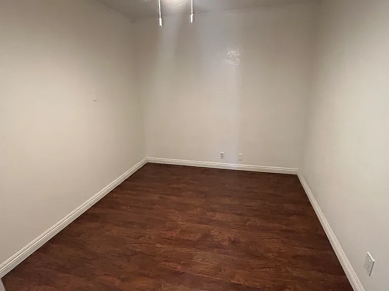 3572 Harrison St — Photo 10