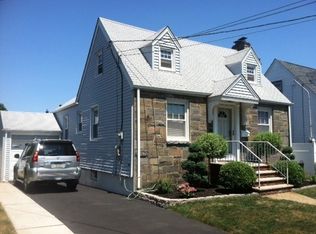 2053 Vauxhall Rd, Union, NJ 07083