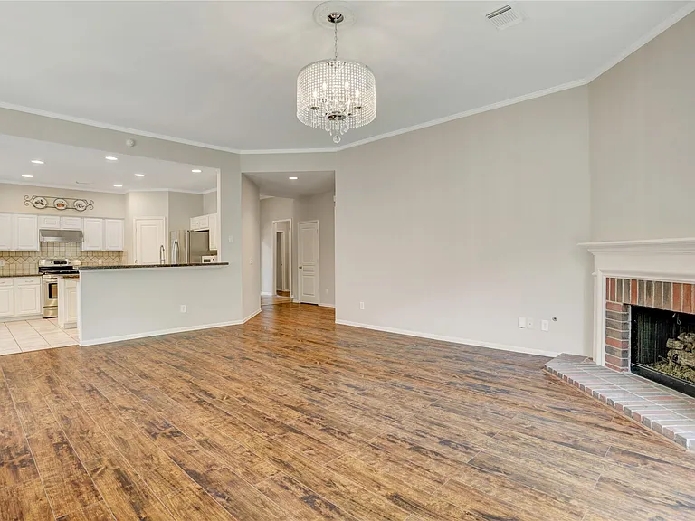 35 Tranquil Glade Pl — Photo 8