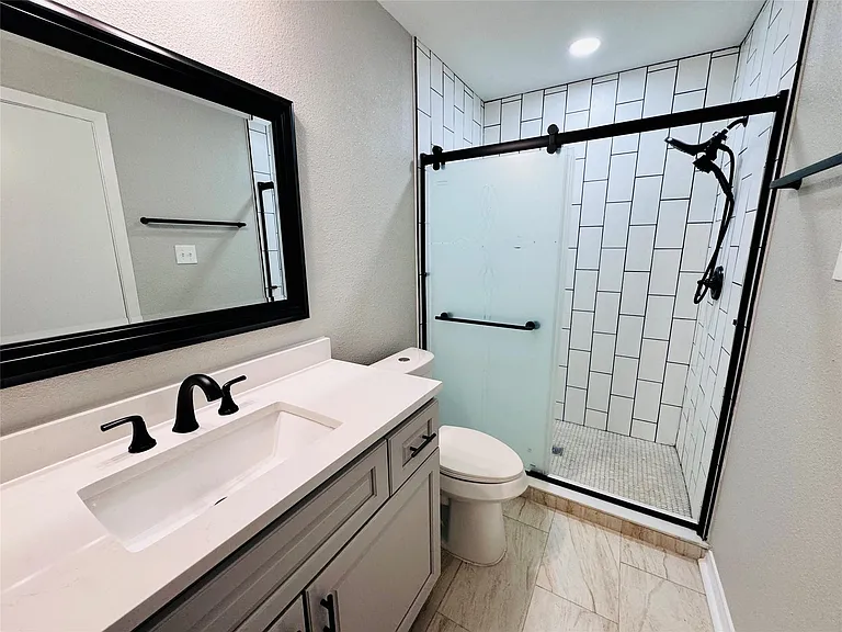 10702 Deval Dr — Photo 7