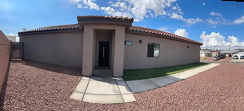 1496 Bluffs Cir Photo 1