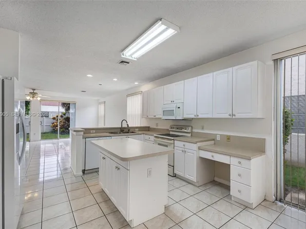 2138 Chagall Cir, West Palm Beach, FL 33409
