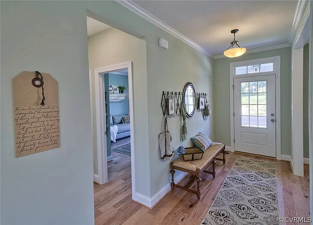 5 bed, 3648 sqft, $3,250 — Photo 2