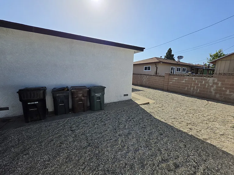 718 S Barclay Ave — Photo 12