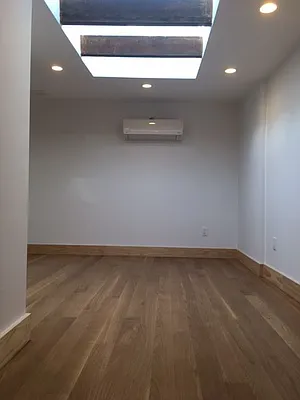 Rented by Nooklyn NYC LLC | media 65