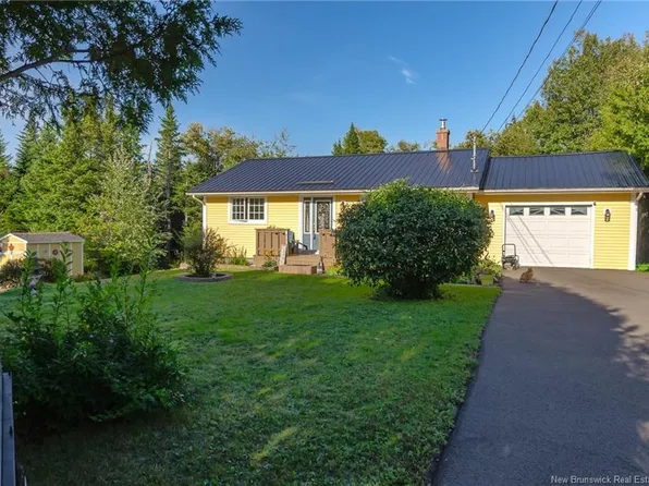 811 Lorneville Rd, Saint John, NB E2M 7E5