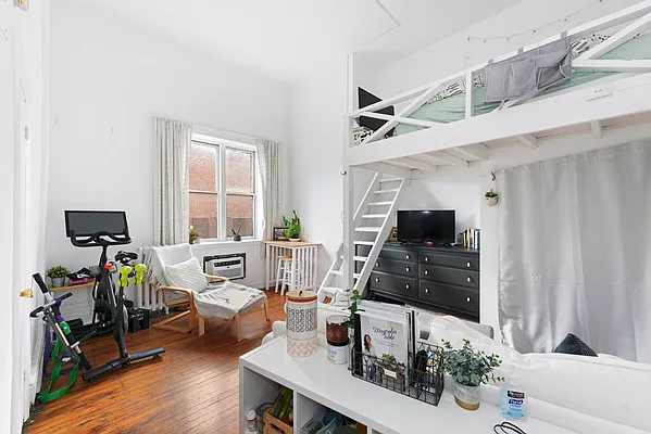 Rented by Douglas Elliman | media 7