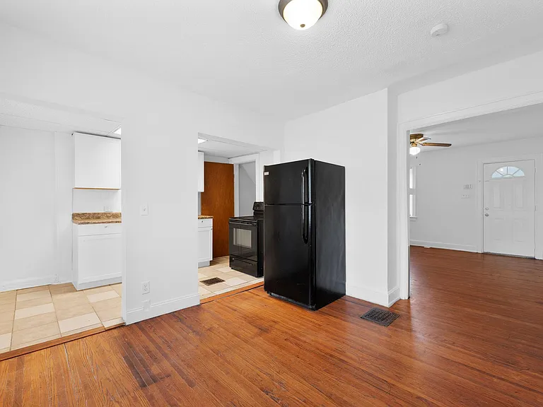 1816 S High St — Photo 7