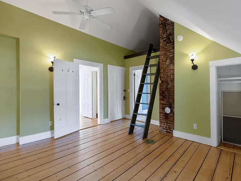 16 Pine St #2 — Photo 8