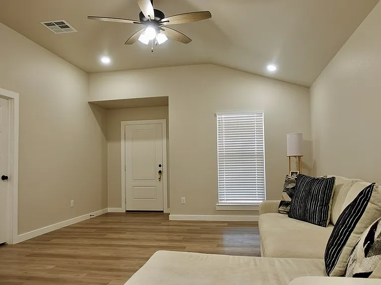 2716 River Bend Rd — Photo 8