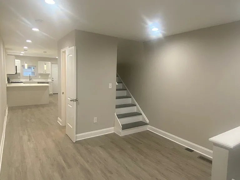 224 N Rose St — Photo 12