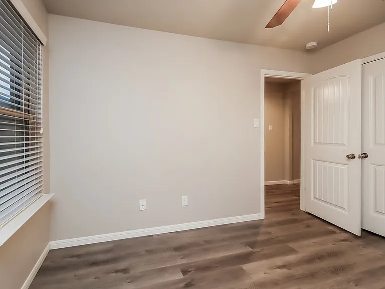 407 Ashley Falls Ln — Photo 14