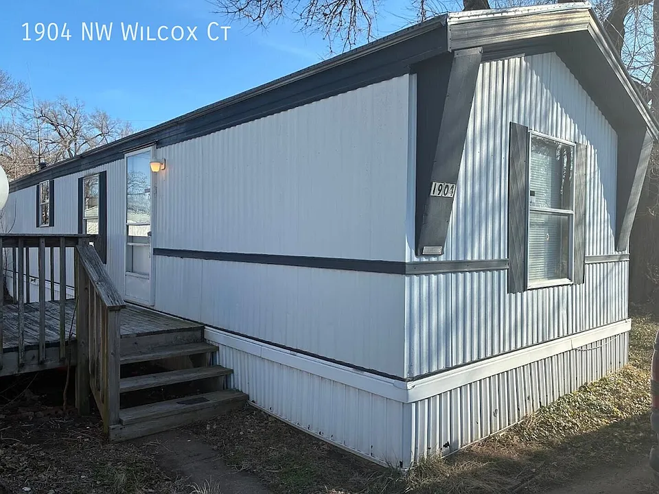1904 NW Wilcox Ct