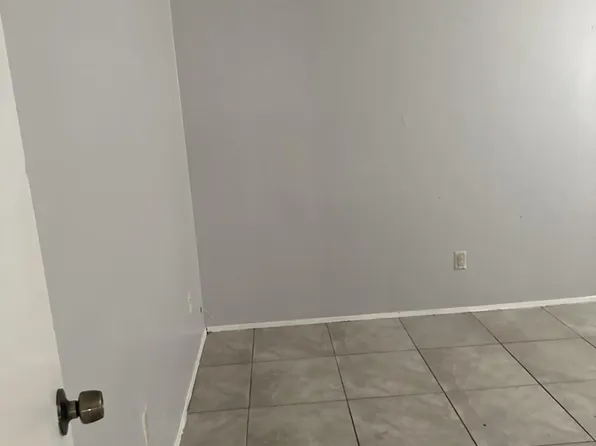 1605 Oswell St, Bakersfield, CA 93306