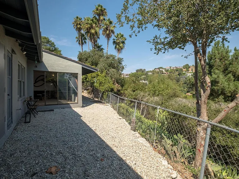 2294 Mountain Oak Dr — Photo 32