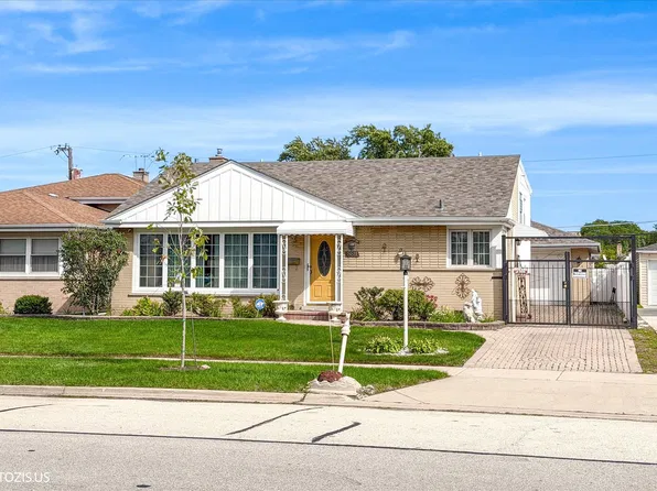 8811 N Merrill St, Niles, IL 60714