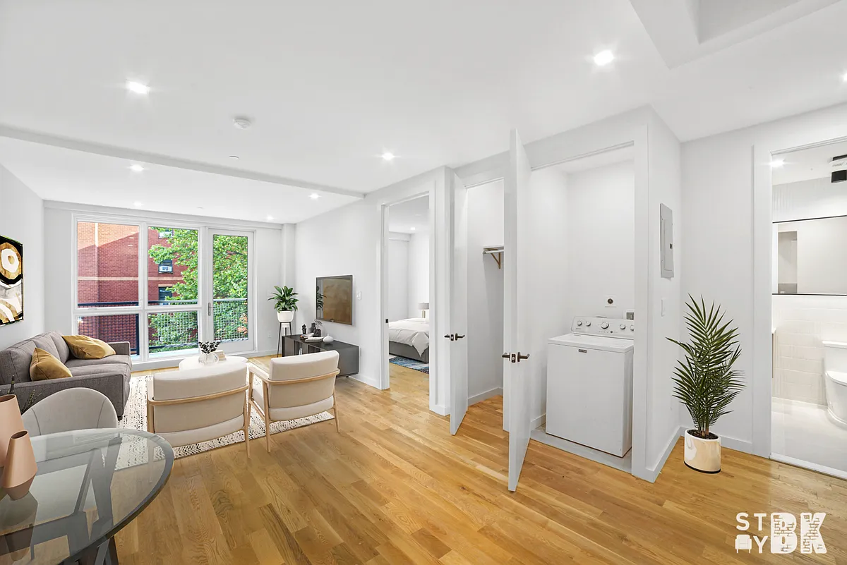 Building Photo - 522 Grand St #2B