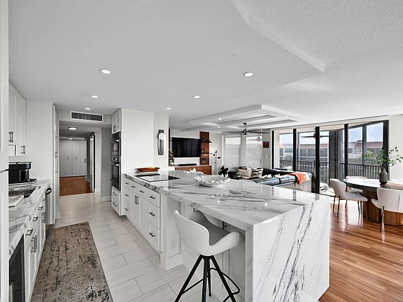 3rd image of 800 Jeffery Street #411