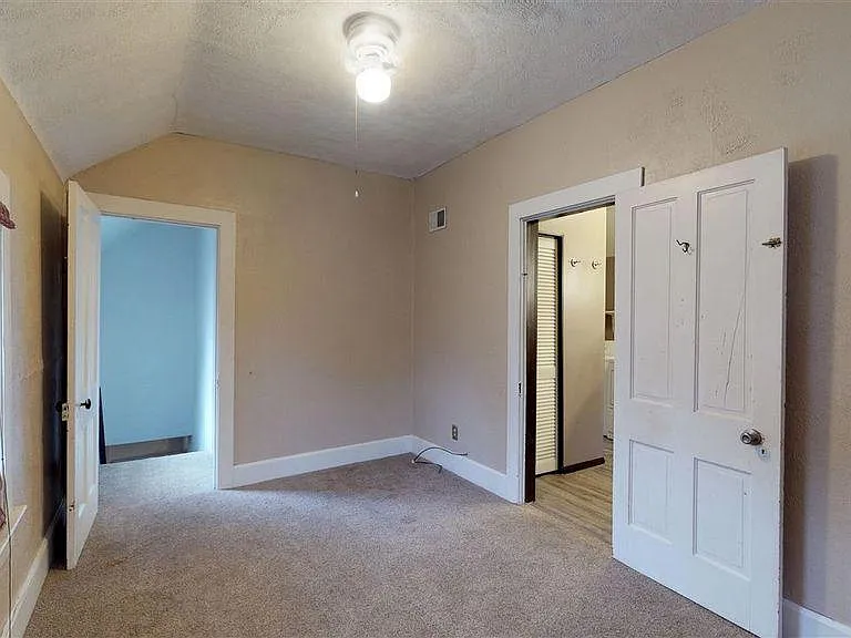 3213 Broadway Ave — Photo 19