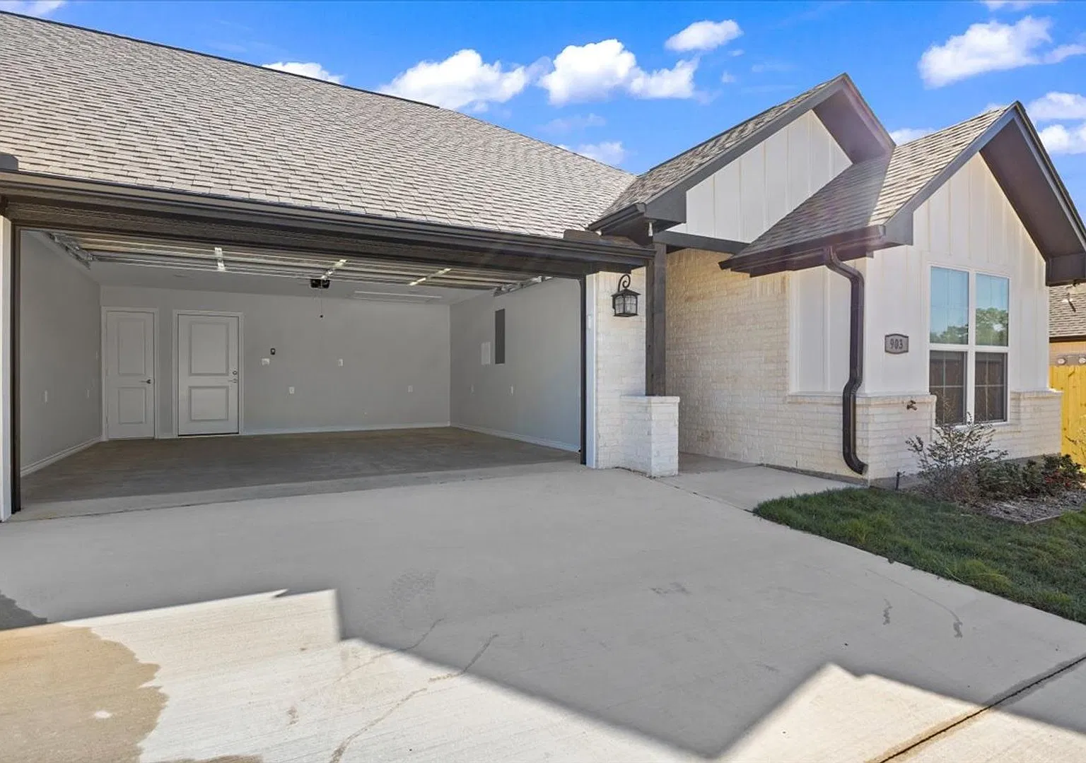 The Town Homes at Lindsey Park — Photo 3
