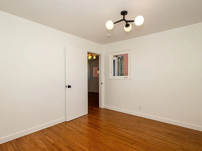 1310 Warren St #1310 — Photo 15