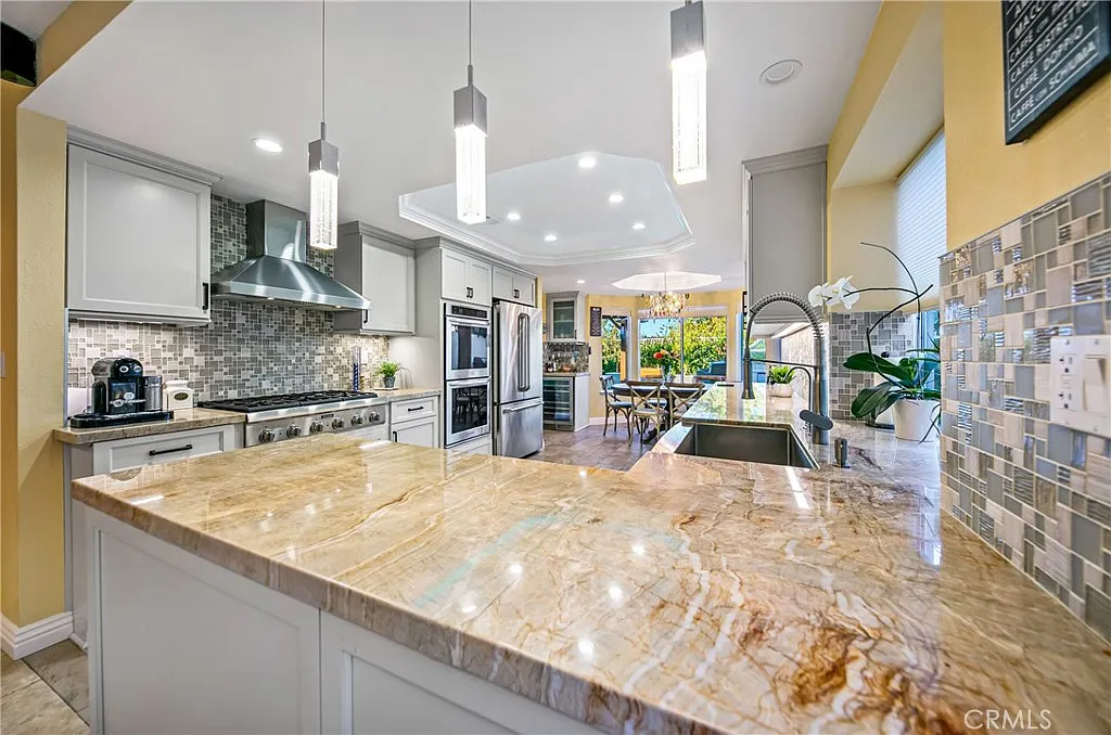 4 bed, 2681 sqft, $8,800 — Photo 3