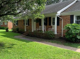1272 Kingsway Dr, Chesapeake, VA 23320