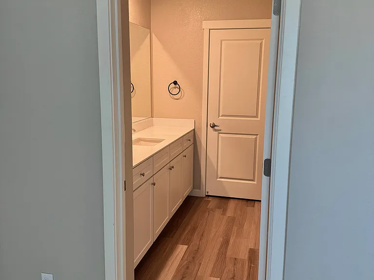 4103 Liverpool St — Photo 26