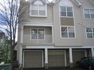 32 Inverness Dr #I032, Edison, NJ 08820