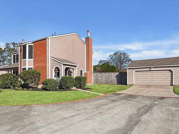 2nd image of 16819 Holly Trail Drive
