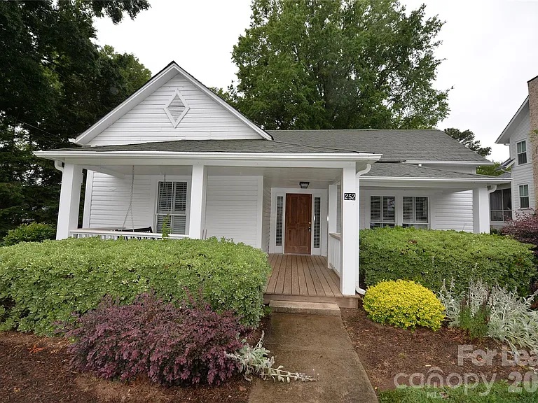 252 South St — Photo 1