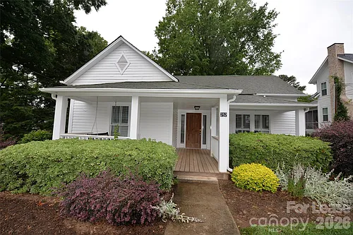 252 South St Photo 1