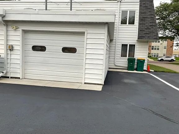 2nd image of 408 Holly Ln