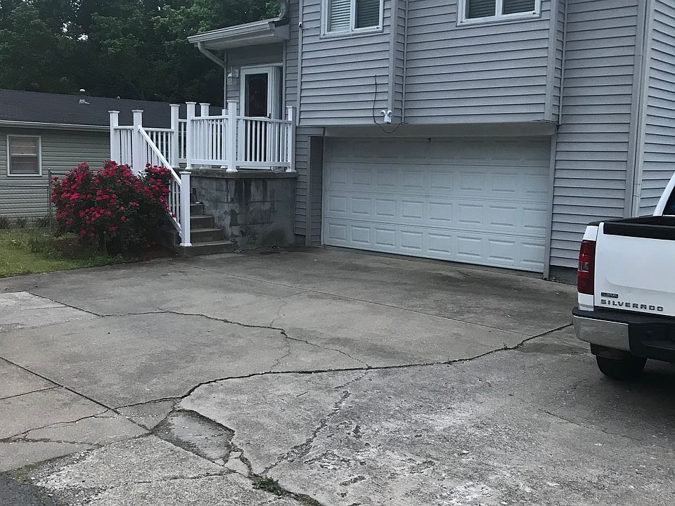 1st image of 116 S Evergreen Ln