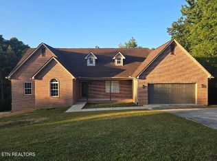 425 Indian Hills Rd, Oneida, TN 37841