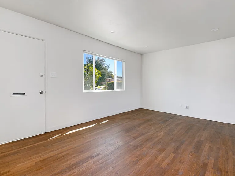 4028 Casita Way — Photo 10