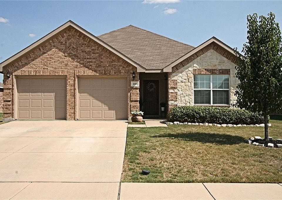 1st image of 210 Stable Dr