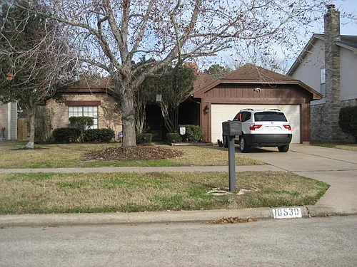 10530 Horseshoe Bend Dr Photo 1