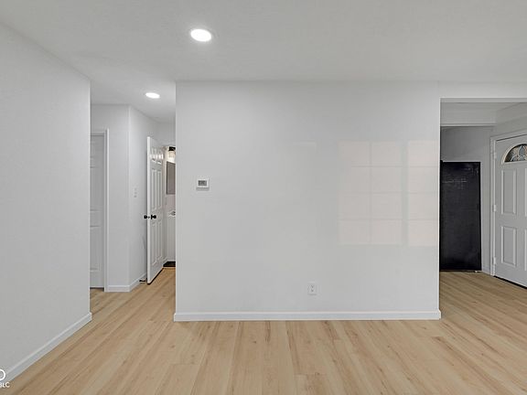 5th image of 1209 N Centennial St