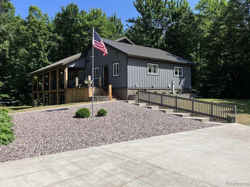 1st image of 3395 Raspberry Ln