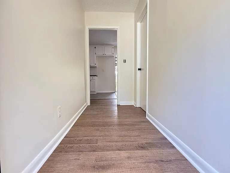 1556 Gibson St — Photo 6