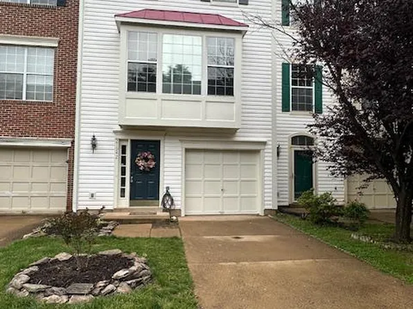21942 Thompson Sq, Sterling, VA 20166