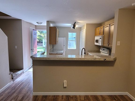 4th image of 13130 102nd Ln NE APT 2